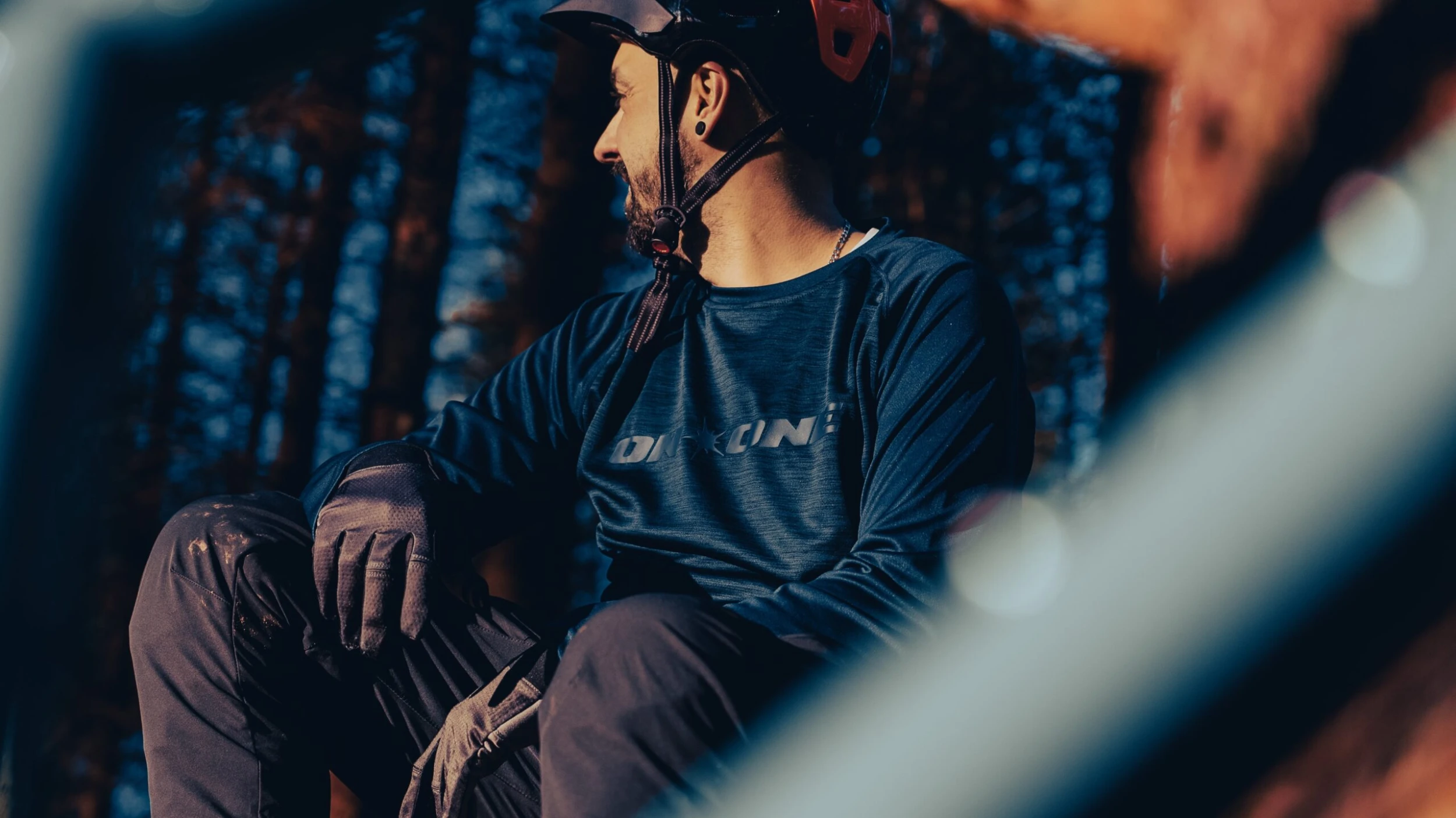 On-One Raglan Long Sleeve Trail Jersey Men’s Navy 8 On-One Raglan Long Sleeve Trail Jersey Men’s Navy - Image 6