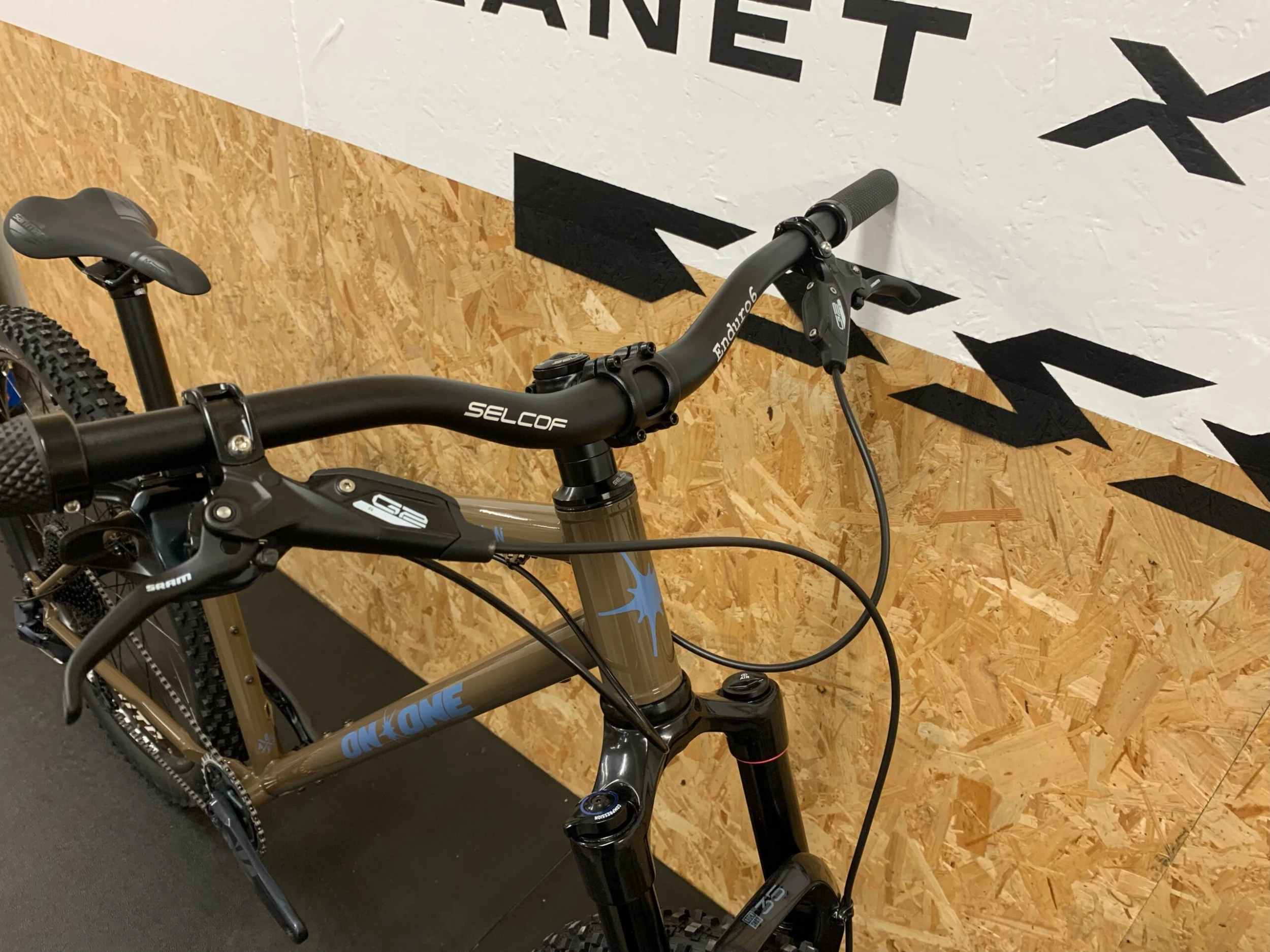 On-One Huntsman SRAM GX Mountain Bike / Large / Earth & Blue Steel 4 On-One Huntsman SRAM GX Mountain Bike / Large / Earth & Blue Steel - Image 2