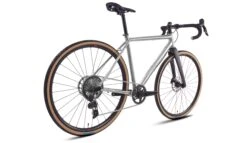 Titus Roadrunner SRAM Rival AXS XPLR All-Road Bike 7 Titus Roadrunner SRAM Rival AXS XPLR All-Road Bike -Planetx Shop Titus Roadrunner RivalAXS Silver P3
